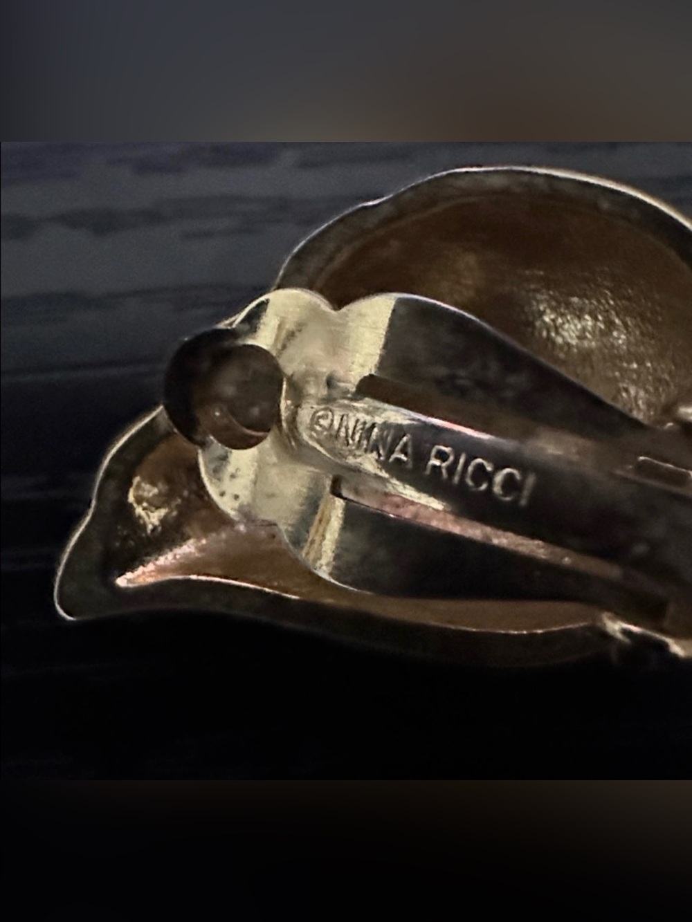 Nina Ricci shell/spiral design cli VINTAGE - Picture 4 of 4